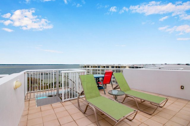 2 Condominium vacation rental located in Okaloosa Island 1