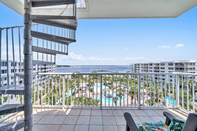 2 Condominium vacation rental located in Okaloosa Island 1