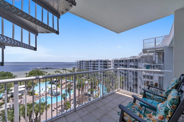 2 Condominium vacation rental located in Okaloosa Island 1