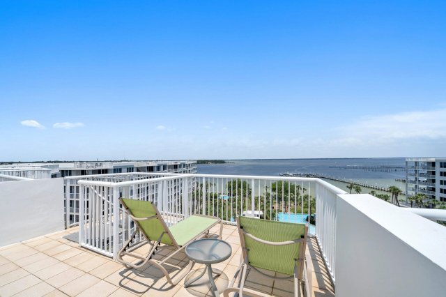 2 Condominium vacation rental located in Okaloosa Island 1