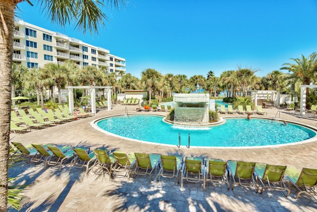 2 Condominium vacation rental located in Okaloosa Island 1