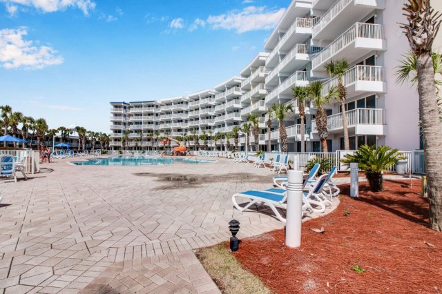 2 Condominium vacation rental located in Okaloosa Island 1