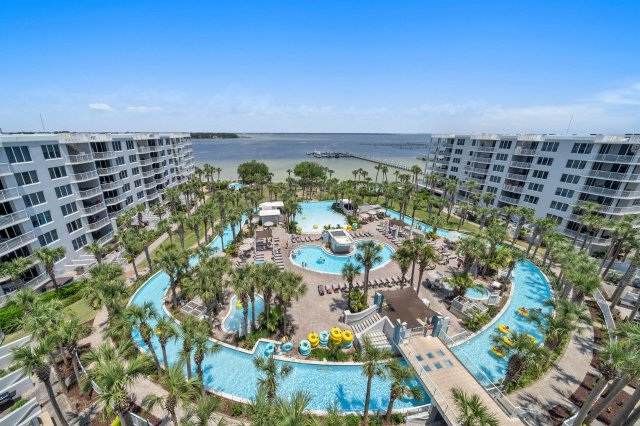 2 Condominium vacation rental located in Okaloosa Island 1