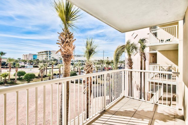 2 Condominium vacation rental located in Okaloosa Island 1