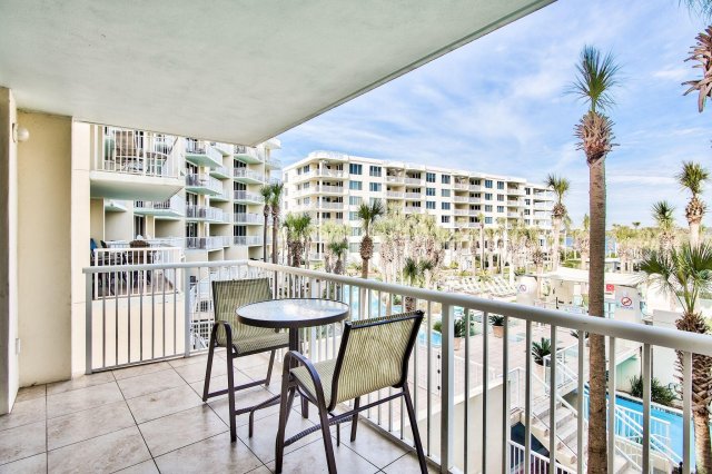 2 Condominium vacation rental located in Okaloosa Island 1