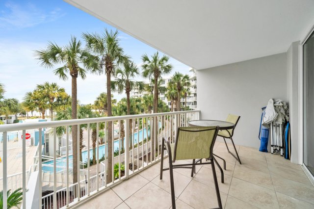 2 Condominium vacation rental located in Okaloosa Island 1