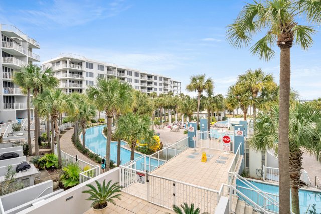 2 Condominium vacation rental located in Okaloosa Island 1