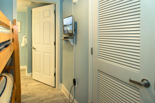 2 Condominium vacation rental located in Okaloosa Island 1