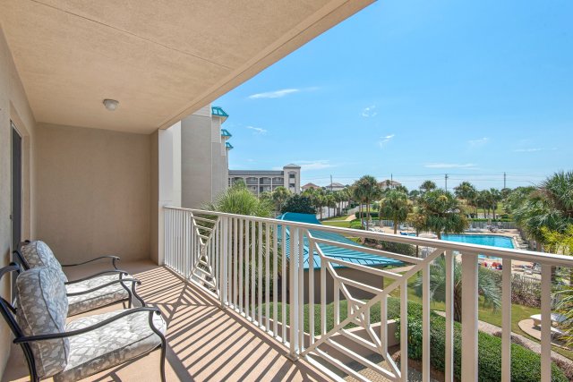 2 Condominium vacation rental located in Destin 1