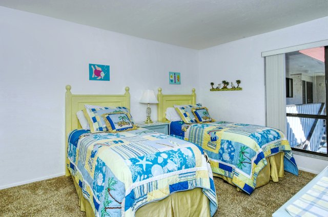 2 Condominium vacation rental located in Anna Maria Island 1