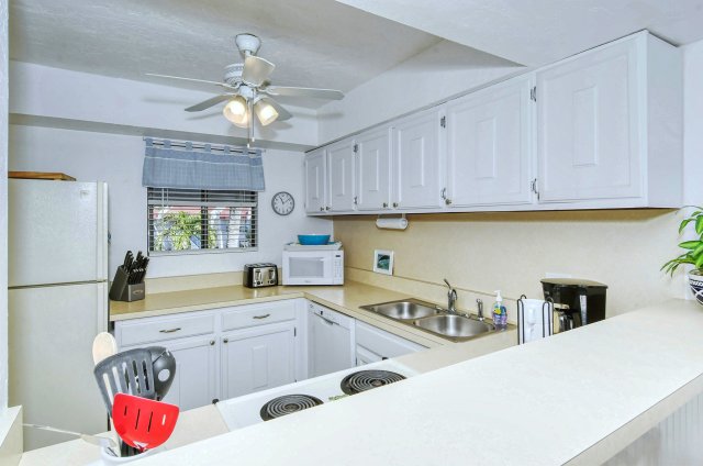 2 Condominium vacation rental located in Anna Maria Island 1