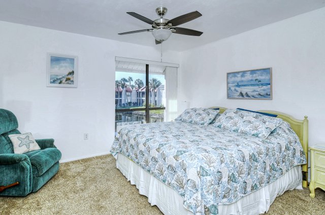 2 Condominium vacation rental located in Anna Maria Island 1