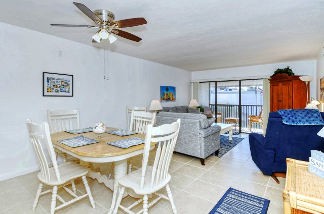 2 Condominium vacation rental located in Anna Maria Island 1