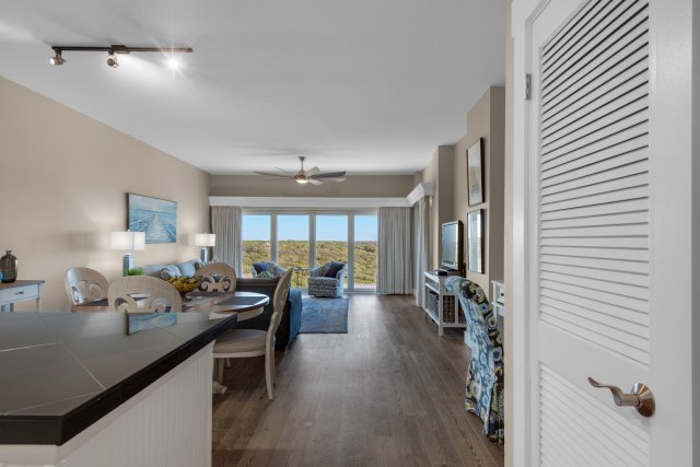 2 Condominium vacation rental located in Destin 1