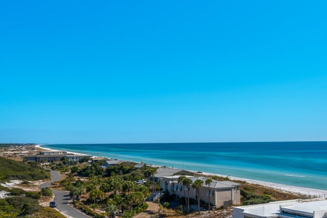 2 Condominium vacation rental located in Destin 1