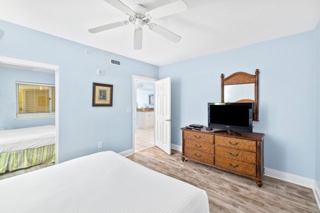 2 Condominium vacation rental located in Panama City Beach 1