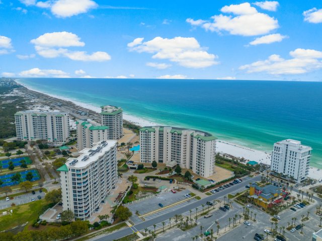 3 Condominium vacation rental located in Destin 1