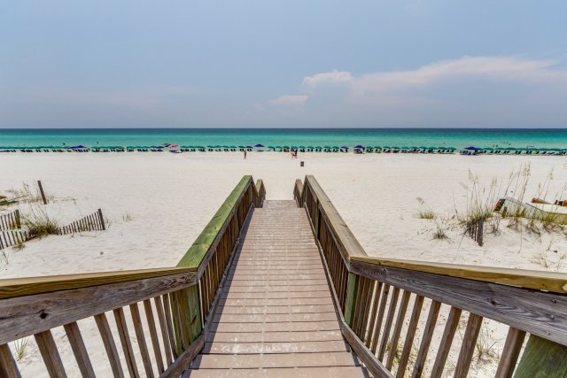 3 Condominium vacation rental located in Destin 1