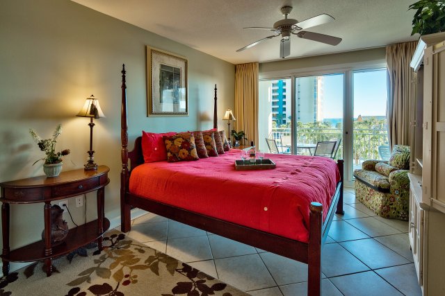 3 Condominium vacation rental located in Destin 1