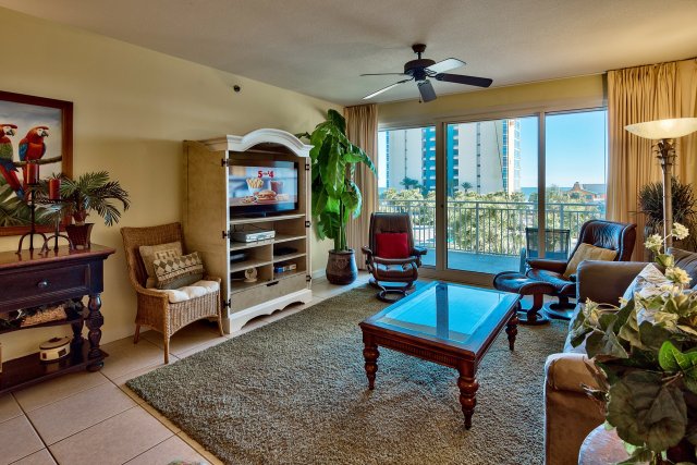 3 Condominium vacation rental located in Destin 1