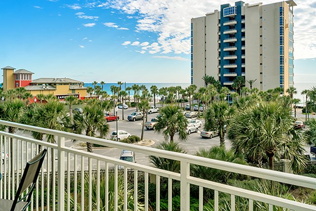 3 Condominium vacation rental located in Destin 1