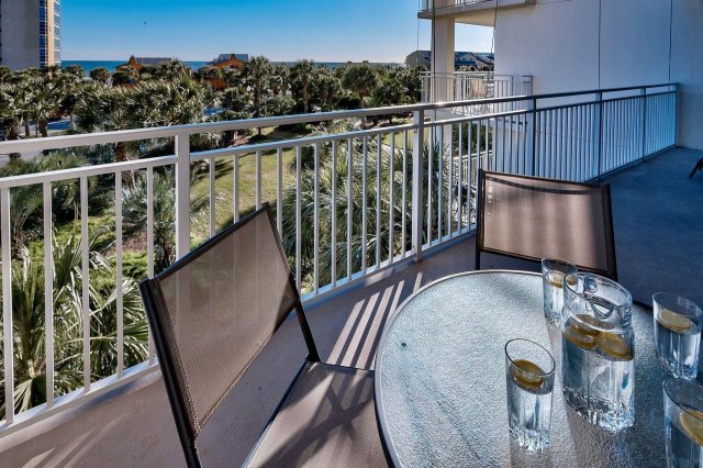 3 Condominium vacation rental located in Destin 1