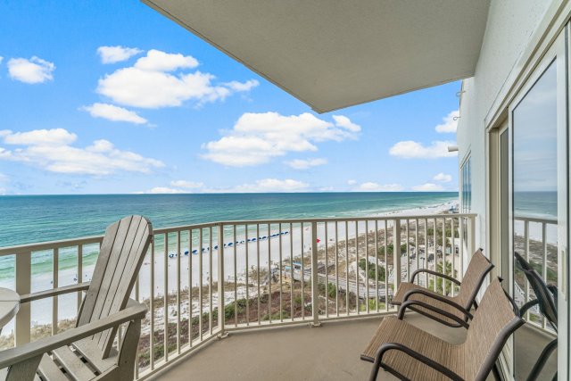 2 Condominium vacation rental located in Destin 1