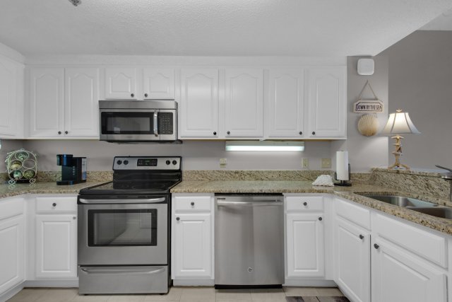 3 Condominium vacation rental located in Destin 1