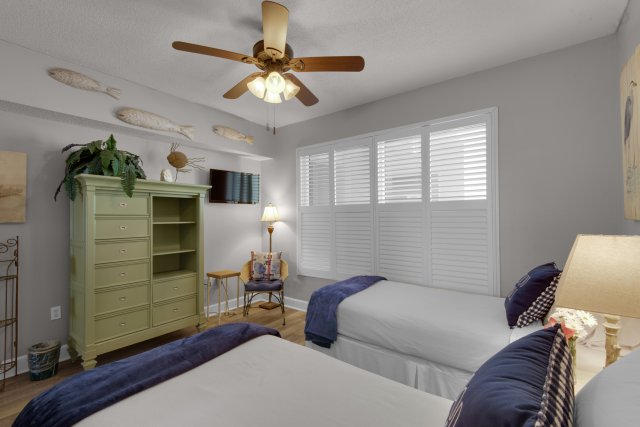 3 Condominium vacation rental located in Destin 1