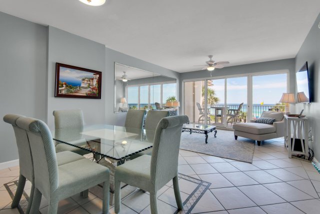 2 Condominium vacation rental located in Destin 1