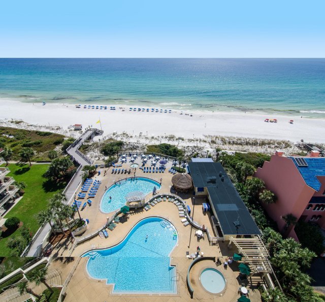 2 Condominium vacation rental located in Destin 1