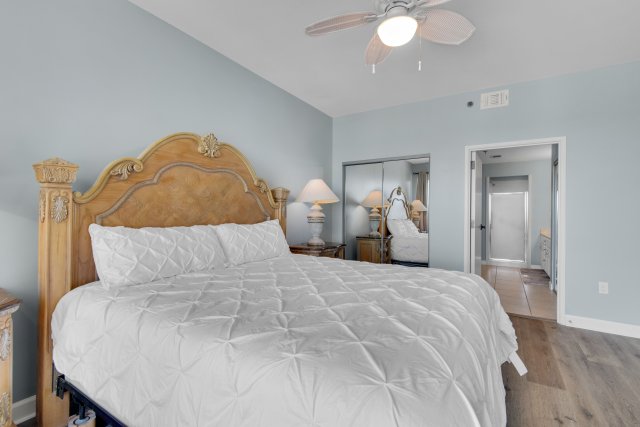 2 Condominium vacation rental located in Destin 1