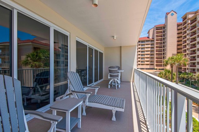 2 Condominium vacation rental located in Destin 1