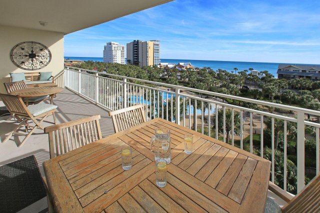 3 Condominium vacation rental located in Destin 1