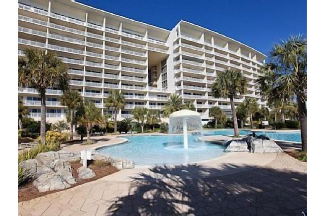 3 Condominium vacation rental located in Destin 1