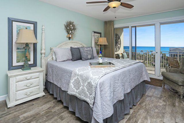 3 Condominium vacation rental located in Destin 1