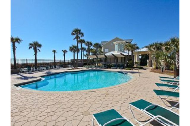 3 Condominium vacation rental located in Destin 1