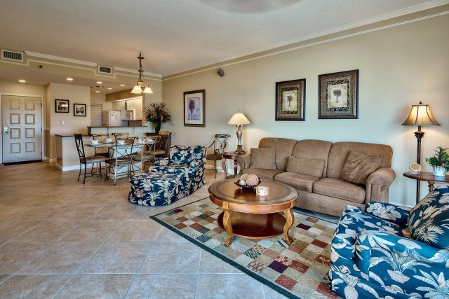 2 Condominium vacation rental located in Destin 1