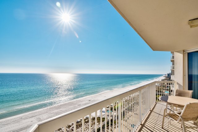 2 Condominium vacation rental located in Destin 1