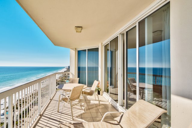 2 Condominium vacation rental located in Destin 1