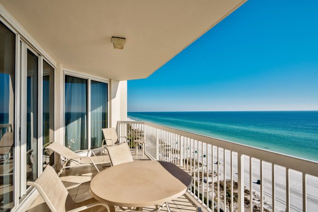 2 Condominium vacation rental located in Destin 1