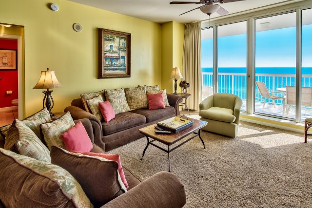 2 Condominium vacation rental located in Destin 1