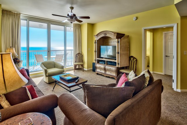 2 Condominium vacation rental located in Destin 1