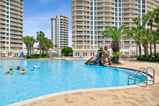 3 Condominium vacation rental located in Destin 1