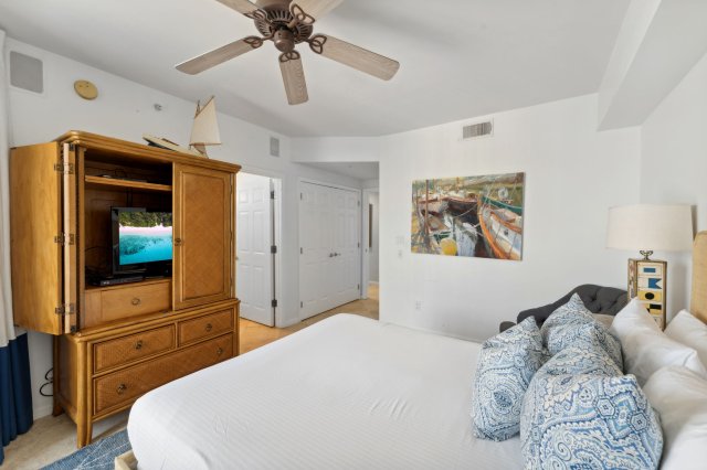 3 Condominium vacation rental located in Destin 1