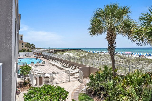 2 Condominium vacation rental located in Okaloosa Island 1