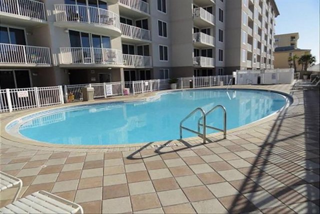 2 Condominium vacation rental located in Okaloosa Island 1