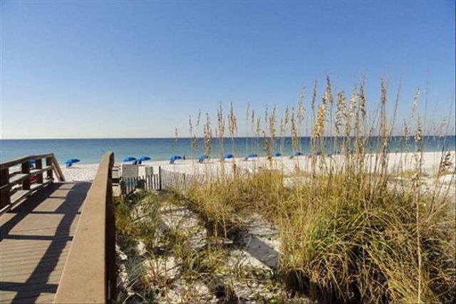 2 Condominium vacation rental located in Okaloosa Island 1