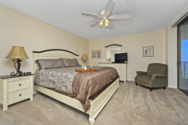 2 Condominium vacation rental located in Panama City Beach 1