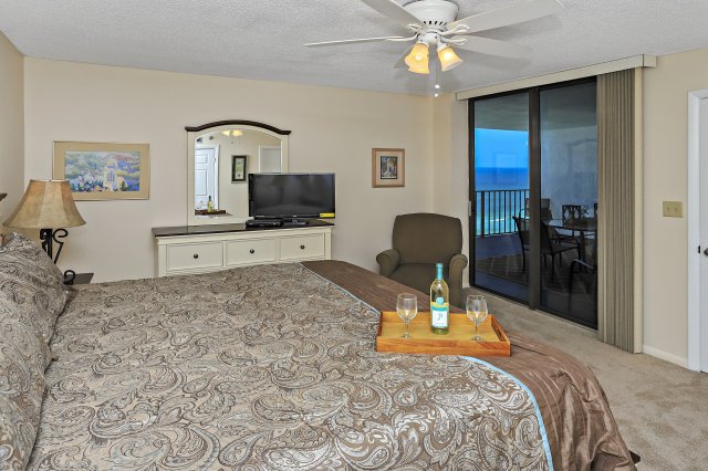 2 Condominium vacation rental located in Panama City Beach 1